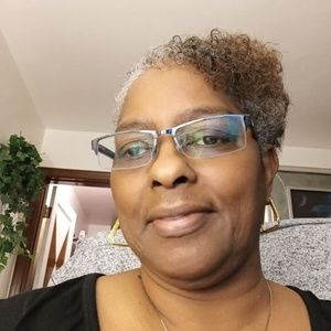 Meet your Posher, Felicia